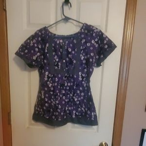 Koi scrub top EUC